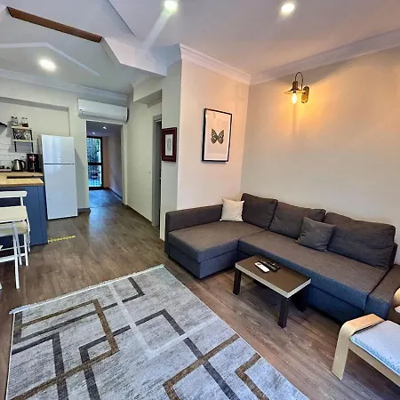 Apartment Lemon Tree With Private Garden In Kaleici Antalya