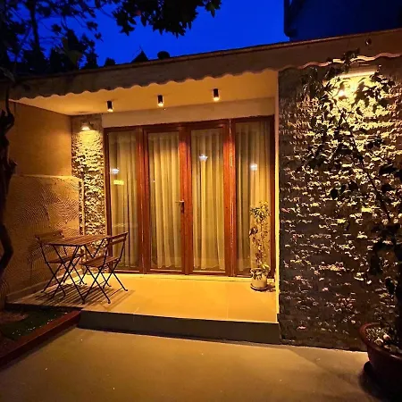Lemon Tree With Private Garden In Kaleici *
