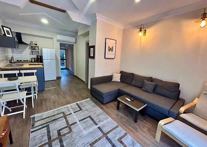 Apartment Lemon Tree With Private Garden In Kaleici Antalya
