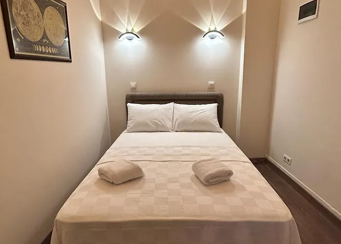 Apartment Lemon Tree With Private Garden In Kaleici *