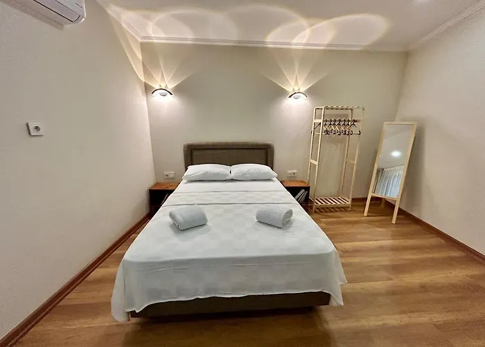 Apartment Lemon Tree With Private Garden In Kaleici Antalya