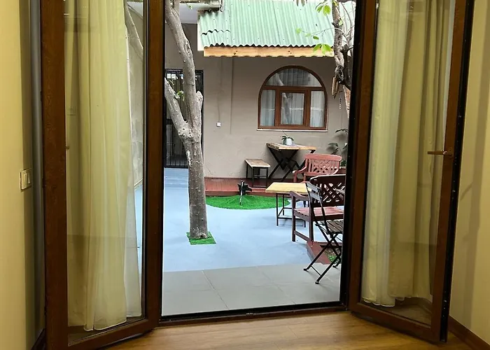 Apartment Lemon Tree With Private Garden In Kaleici Antalya