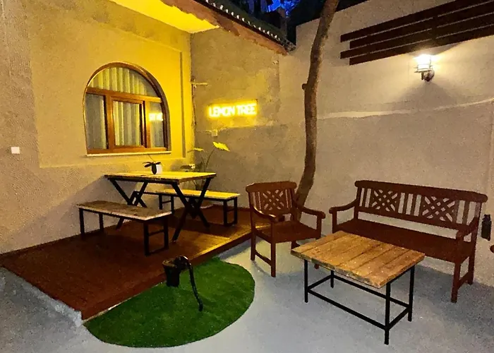Lemon Tree With Private Garden In Kaleici Apartment *