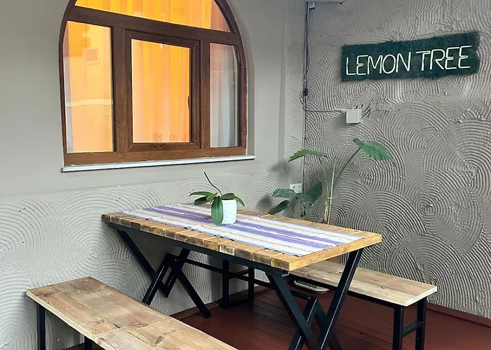 Apartment Lemon Tree With Private Garden In Kaleici