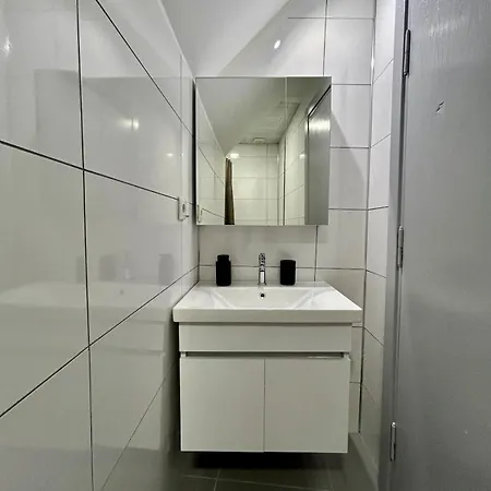 Lemon Tree With Private Garden In Kaleici Apartman