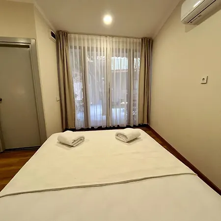 Lemon Tree With Private Garden In Kaleici Apartman *
